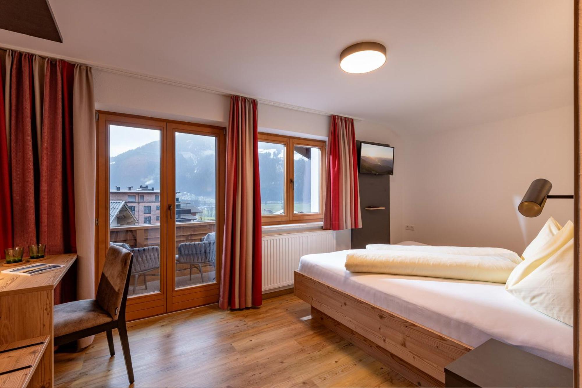 Das Sonnleiten Ski- Und Motorradhotel Bruck Im Zillertal Bruck am Ziller 外观 照片